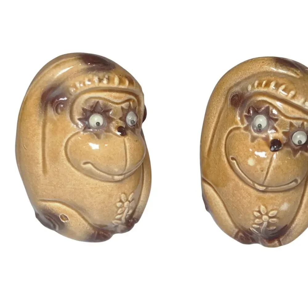 Vintage Googly Eye Gorilla Salt Pepper Shakers Japan MCM Kitsch Monkey Pair